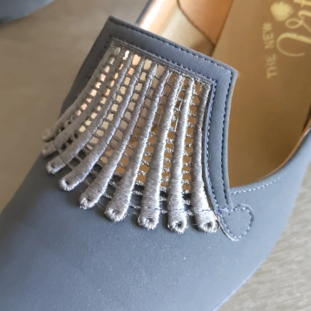 VTG Vitality Grey Heels Sz 7 - Picture 15 of 16